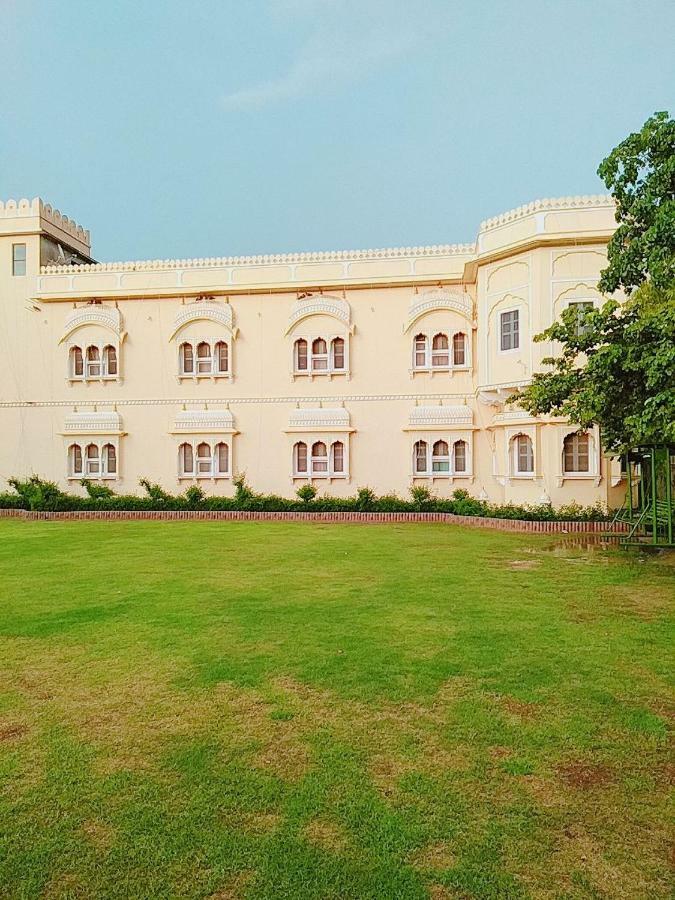 Hotel Jamuna Resort Jhunjhunu Екстериор снимка